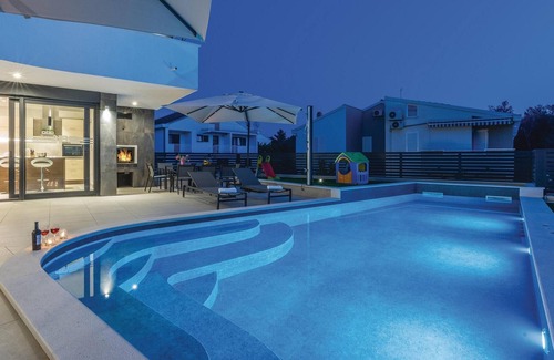 Biograd na Moru House | Amazing home in Biograd with kitchen