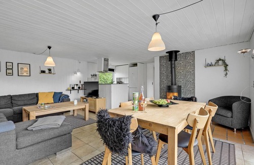 Ho House | Amazing home in Blåvand with kitchen