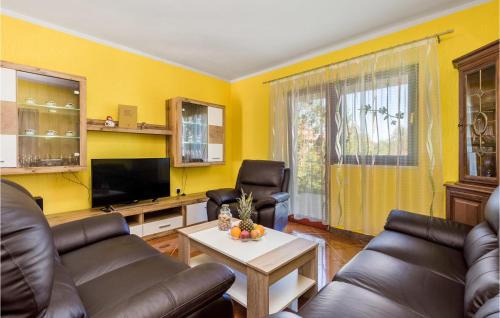 Ogulin House | Amazing Home In Bosiljevo With Kitchen