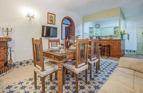 Casariche House | Amazing home in Casariche with WiFi