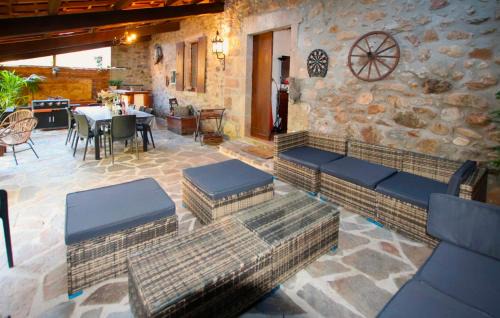 Chassiers House | Amazing Home In Chassiers With Wifi