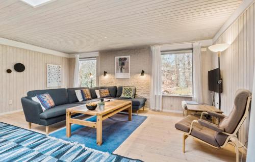 Hoeve Strand House | Amazing Home In Fårevejle With Wifi