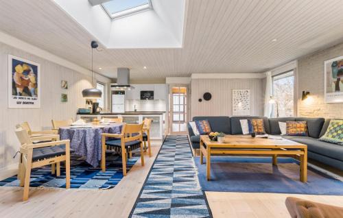 Hoeve Strand House | Amazing Home In Fårevejle With Wifi
