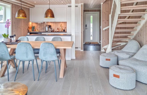 Arendal House | Amazing home in Færvik with WiFi