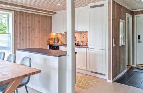 Arendal House | Amazing home in Færvik with WiFi