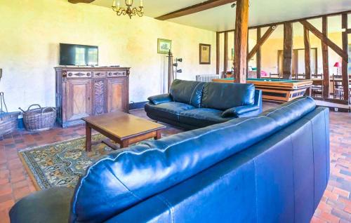 Ligny-le-Ribault House | Amazing Home In Ligny Le Ribault