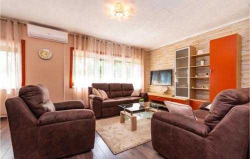 Galovac House | Amazing Home In Galovac With Kitchen