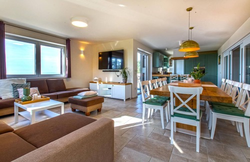 Koper House | Amazing home in Gracisce with sauna