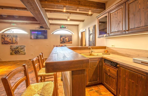 Koper House | Amazing home in Gracisce with sauna