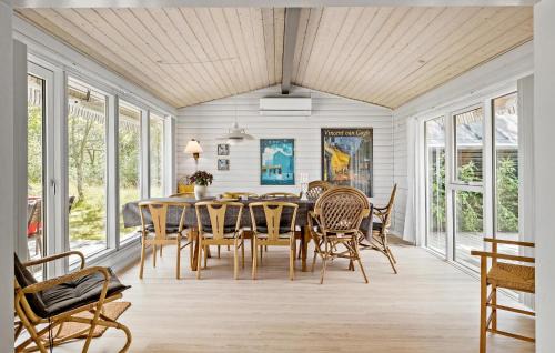 Hojslev House | Amazing Home In Højslev With Wifi