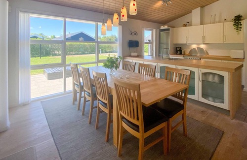 Hou House | Amazing home in Hals with kitchen