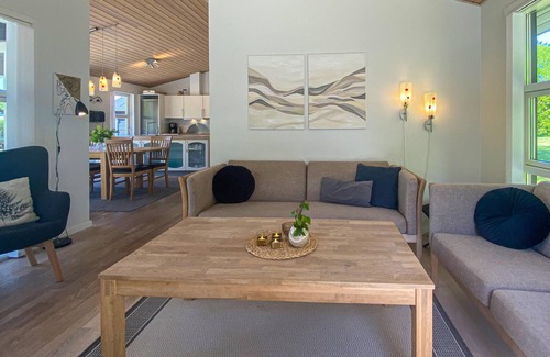 Hou House | Amazing home in Hals with kitchen