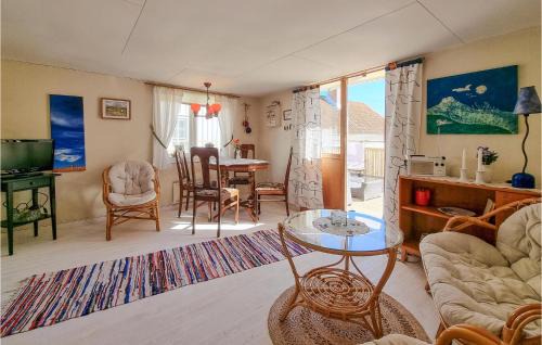 Kungshamn House | Amazing Home In Hovenäset With Kitchen