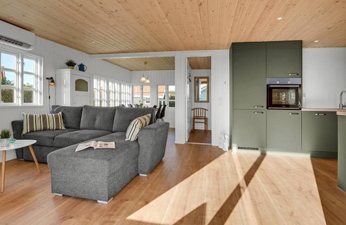 Juelsminde House | Amazing home in Juelsminde with WiFi