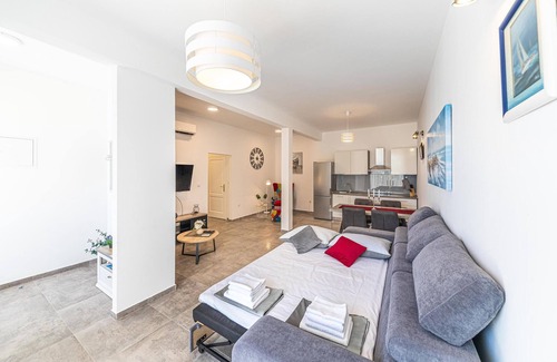 Kastela House | Amazing home in Kastel Luksic