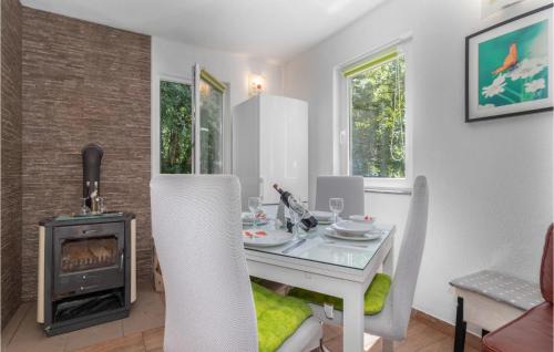 Kraljevica House | Amazing Home In Krizisce With Kitchen