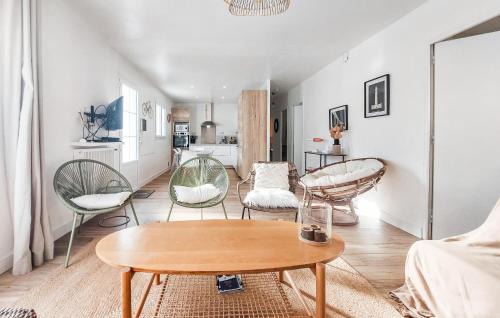Les Portes-en-Re House | Amazing Home In Les Portes-En-Ré