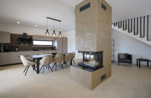 Loborika House | Amazing home in Loborika with WiFi