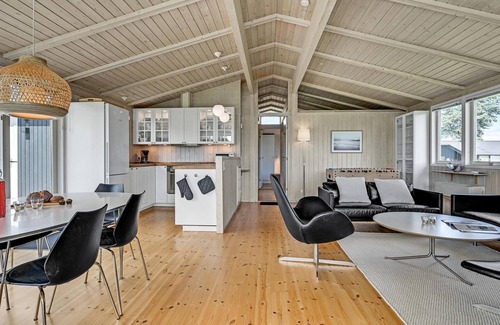 Beder Malling House | Amazing home in Malling with kitchen
