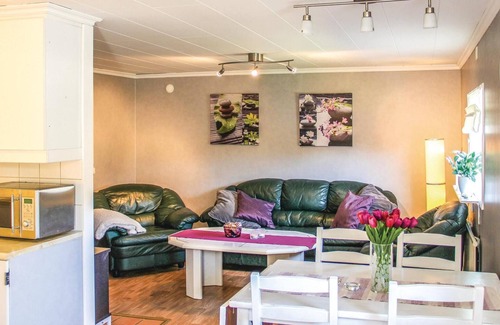 Mjovik House | Amazing home in Nättraby with kitchen