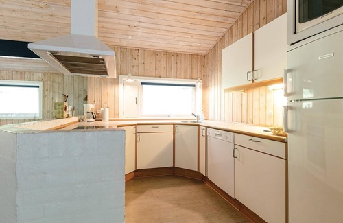 Spidsegard House | Amazing home in Nexø with sauna