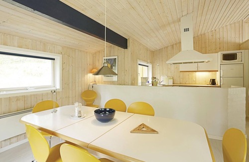Spidsegard House | Amazing home in Nexø with sauna