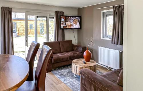 Oosterwolde House | Amazing Home In Oosterwolde With Wifi