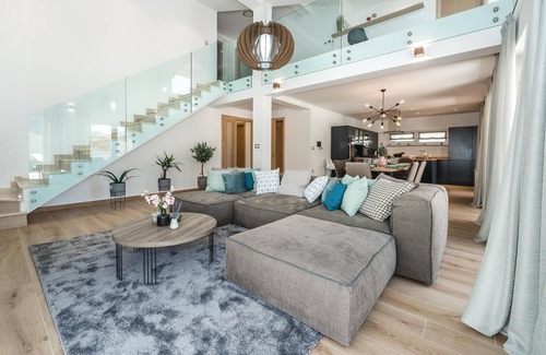 Pirovac House | Amazing home in Pirovac with jacuzzi