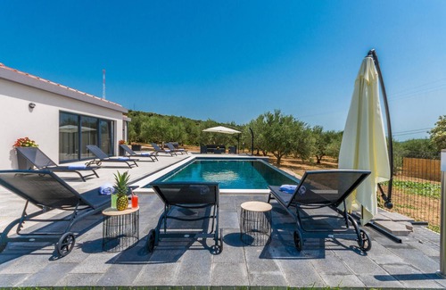 Polaca House | Amazing home in Polaca