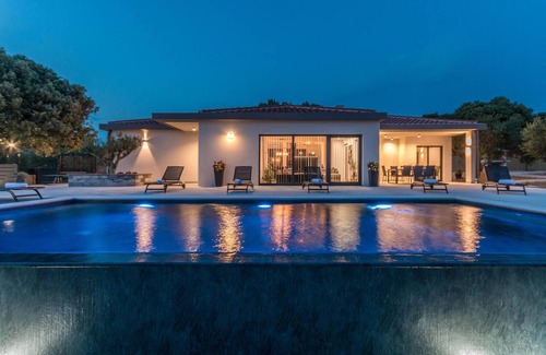 Polaca House | Amazing home in Polaca