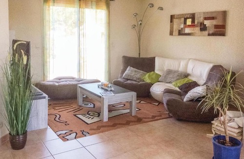 Puimisson House | Amazing home in Puimisson with 4 Bedrooms, WiFi and Outdoor swimming pool