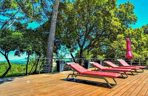 Sauveterre House | Amazing home in Sauveterre with WiFi