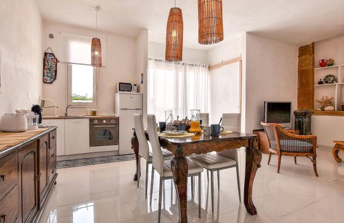 Trappeto House | Amazing home in Trappeto with WiFi