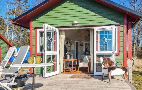 Vargon House | Amazing Home In Vänersnäs With Wifi