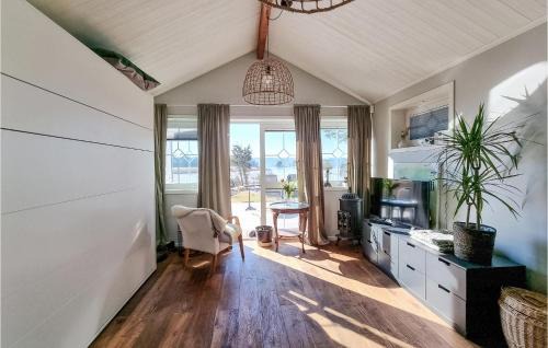 Vargon House | Amazing Home In Vänersnäs With Wifi