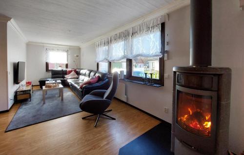 Vastra Torup House | Amazing Home In Västra Torup With Wifi