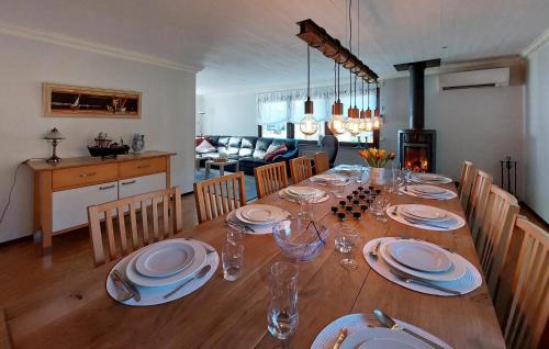 Vastra Torup House | Amazing Home In Västra Torup With Wifi