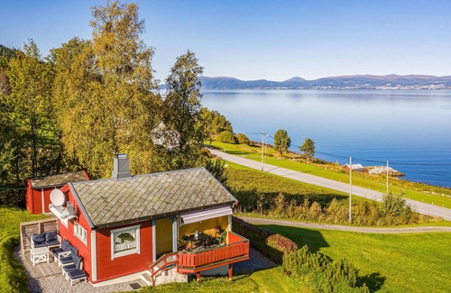 Møre og Romsdal House | Amazing home in Vågstranda