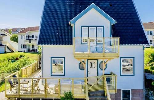 Kungshamn House | Amazing home in Väjern with 4 Bedrooms and WiFi