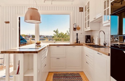 Kungshamn House | Amazing home in Väjern with 4 Bedrooms and WiFi