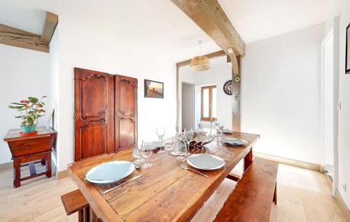 Volnay House | Amazing Home In Volnay With Wifi