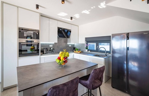 Pakostane House | Amazing home in Vrana
