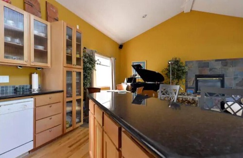 Norkirk House | Amazing Home.Large Space Yet Cozy