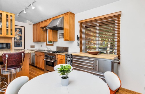 Cedar-Isles-Dean House | Amazing home near downtown, MOA and Airport!