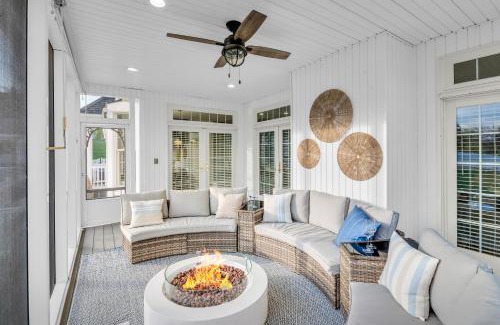 Luray House | Amazing House - Movie & Game Room, Hot Tub, Fire Pit & Golf Course