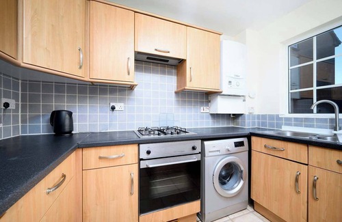 Hillingdon House | Amazing House With Private Garden