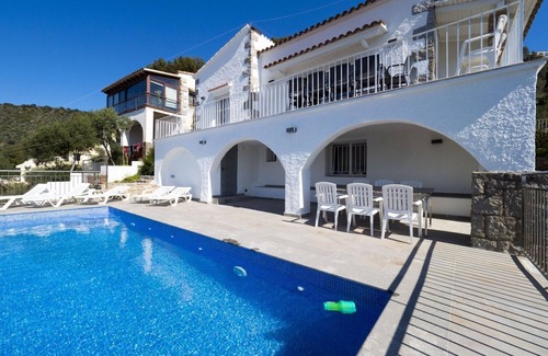 Roses Town Center Ski Chalet | Amazing house with views to the sea and the town near the center in Roses Inmosantos Casa Tordera