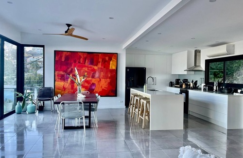 Newport House | AMAZING Insta-worthy ocean views over Newport Beach sleeps 9 guests