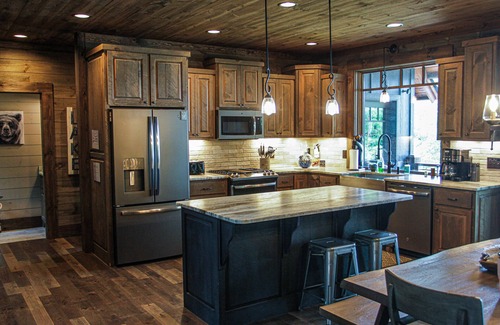 Blue Ridge Cabin | Amazing lake house on the sunset shore of beautiful Lake Blue Ridge