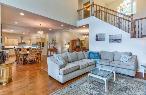Blairsville House | Amazing Lake house, Private Dock & More, boat lift,jet ski docks Nice game room